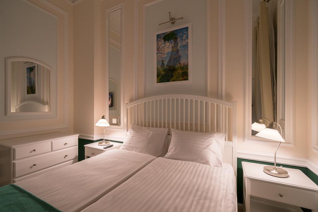 Revelton Suites Карловы Вары Экстерьер фото
