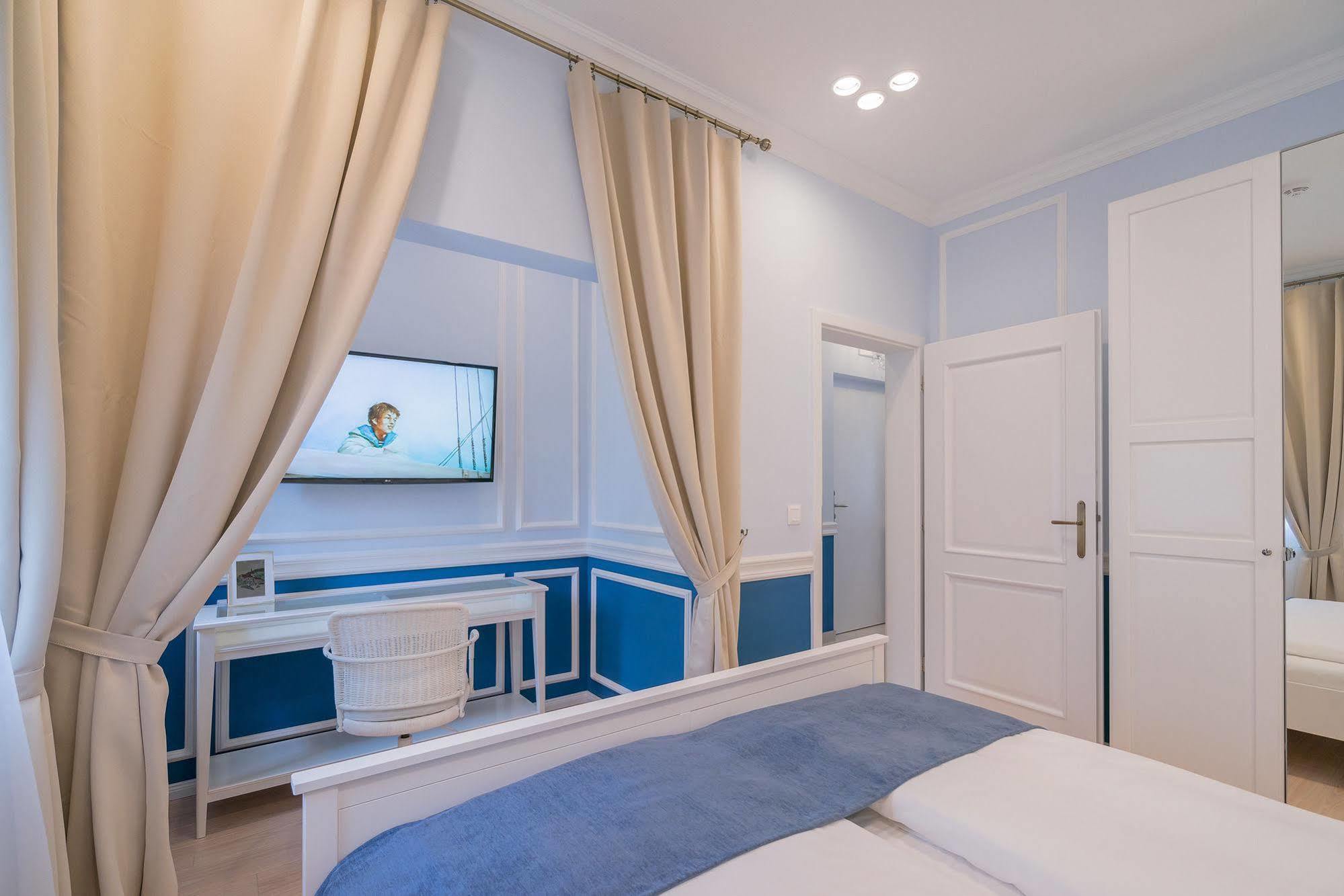 Revelton Suites Карловы Вары Экстерьер фото